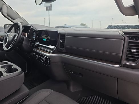 Used 2025 Chevrolet Silverado 1500 LT image 17