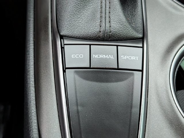 Used 2023 Toyota Camry SE FWD image 16