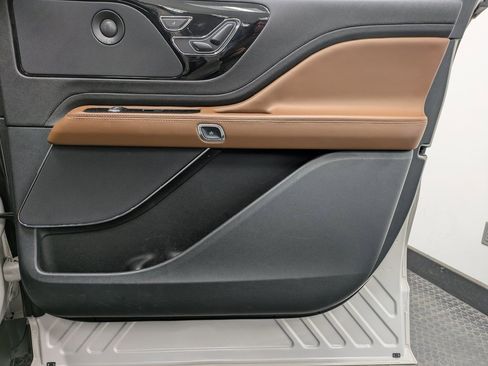 Certified 2023 Lincoln Aviator Reserve w/ Elements Package Plus image 27