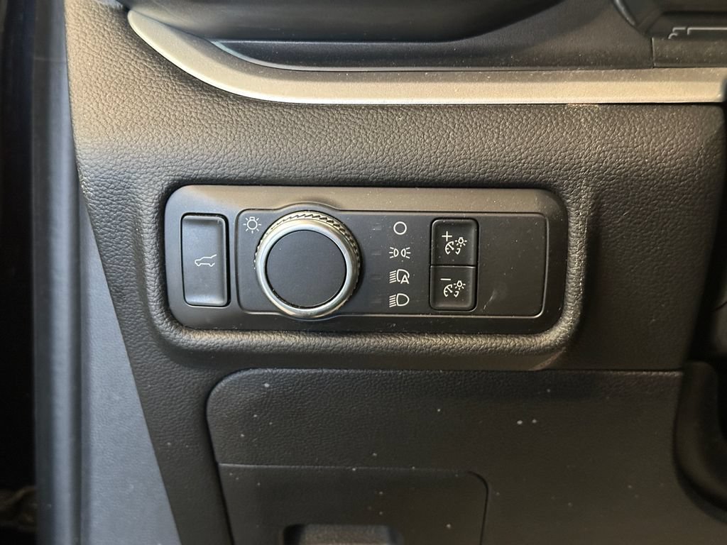 Used 2021 Ford Explorer XLT AWD/4WD image 18
