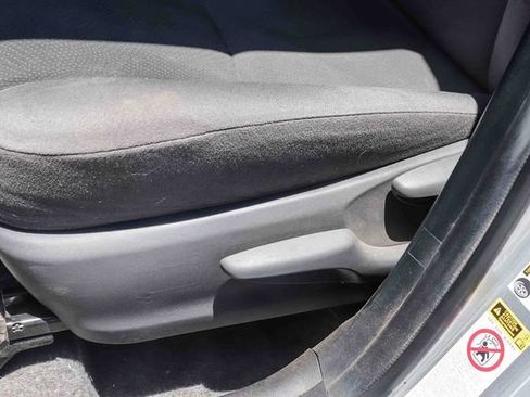 Used 2015 Toyota Prius Three w/ Preferred Accessory Package FWD image 17