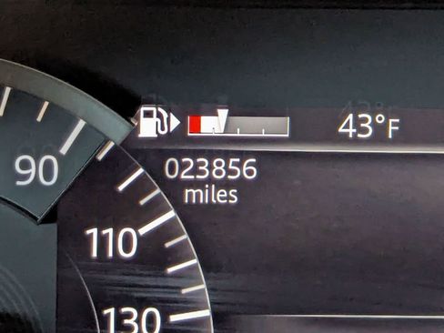 Used 2023 Land Rover Range Rover Velar S image 40