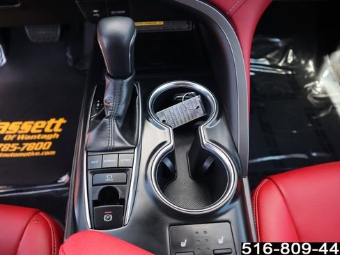 Used 2019 Toyota Camry XSE image 18