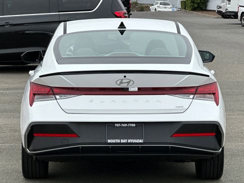 New 2025 Hyundai Elantra SEL image 5
