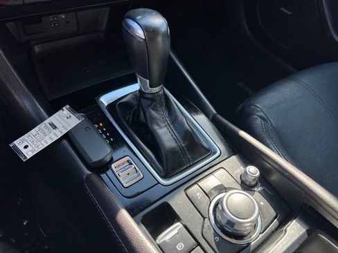 Used 2018 MAZDA MAZDA3 Grand Touring w/ Premium Equipment Package image 19