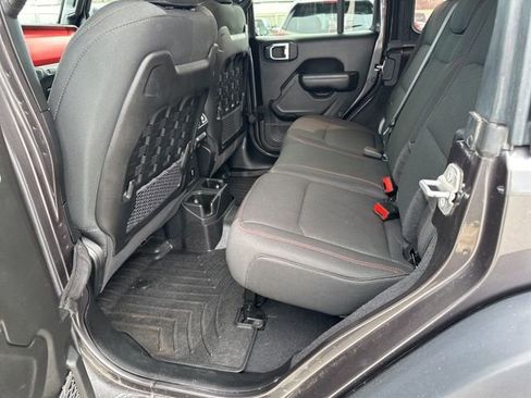 Used 2022 Jeep Wrangler Unlimited Rubicon image 16