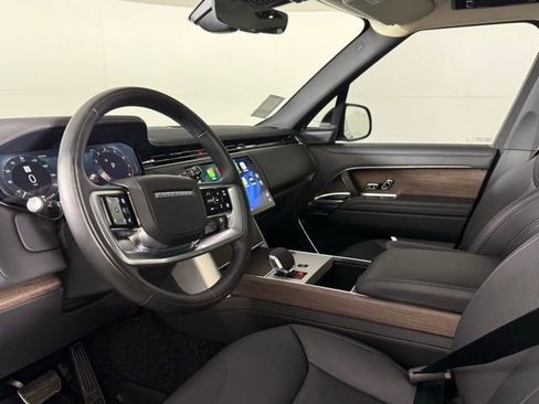 New 2025 Land Rover Range Rover SE AWD/4WD image 15