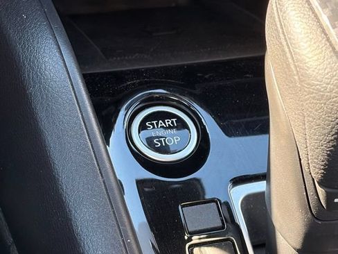Used 2025 Nissan Versa SV FWD image 18