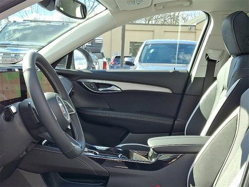 New 2025 Buick Envision Sport Touring image 8