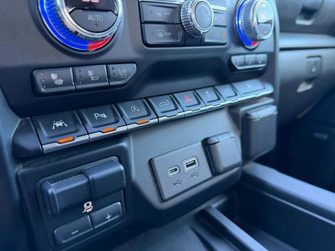 Used 2020 GMC Sierra 1500 SLT image 17