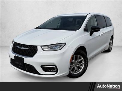 Used 2024 Chrysler Pacifica Touring-L
