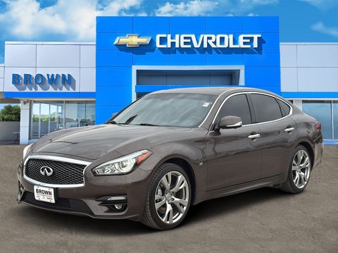 Used 2019 INFINITI Q70 Luxe w/ Sport Package image 6