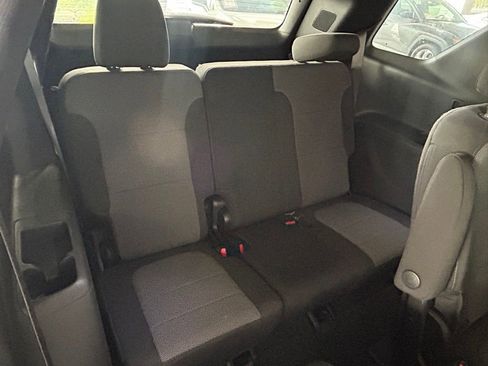 Used 2023 Chevrolet Traverse LT image 40