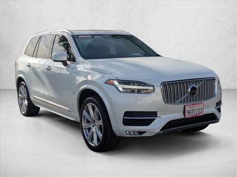Used 2017 Volvo XC90 T6 Inscription w/ Vision Package image 3