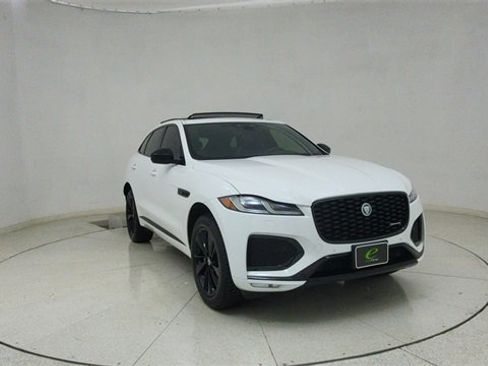Used 2025 Jaguar F-PACE R-Dynamic S image 64