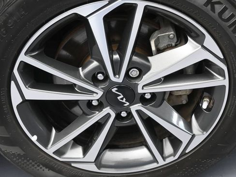 Used 2023 Kia Forte LXS w/ LXS Technology Package FWD image 38