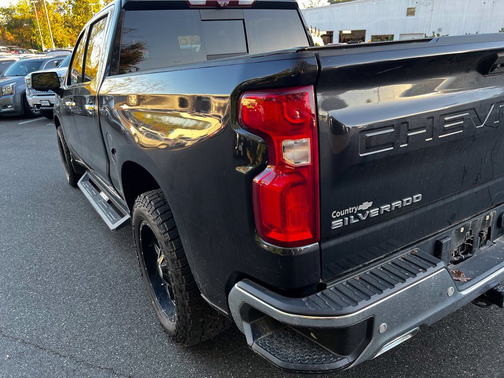 Used 2023 Chevrolet Silverado 1500 LTZ w/ LTZ Premium Package AWD/4WD image 6
