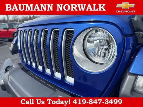 Used 2020 Jeep Wrangler Unlimited Sahara image 31