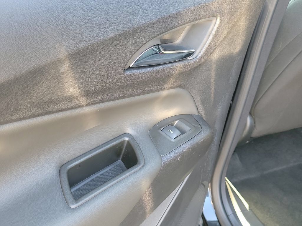 Used 2024 Chevrolet Equinox LT FWD image 19