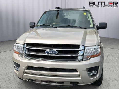 Used 2017 Ford Expedition EL XLT w/ Equipment Group 202A AWD/4WD image 3