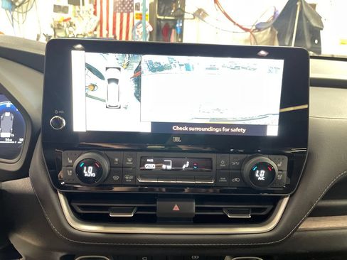 Certified 2024 Toyota Grand Highlander AWD Hybrid image 22