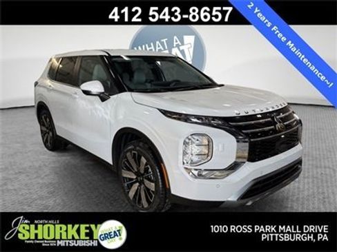 New 2025 Mitsubishi Outlander SE image 1