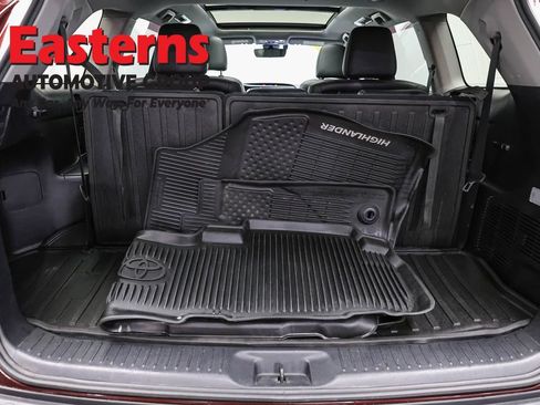 Used 2019 Toyota Highlander Limited Platinum AWD/4WD image 9