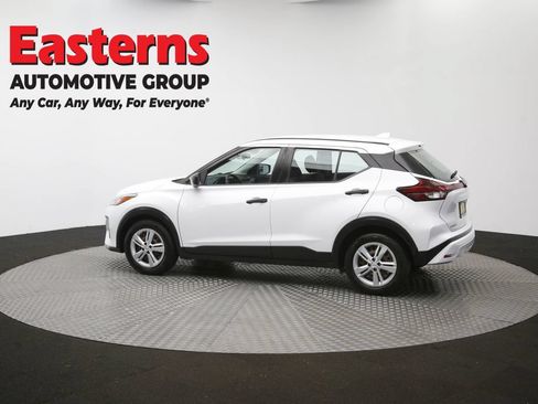 Used 2022 Nissan Kicks S FWD image 60