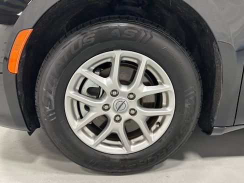 Used 2023 Chrysler Pacifica Touring-L image 65