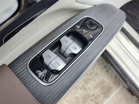 New 2022 Mercedes-Benz EQS 580 4MATIC Sedan image 13