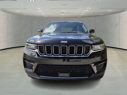 New 2026 Jeep Grand Cherokee Laredo X image 2
