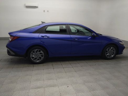 Used 2024 Hyundai Elantra SEL FWD image 10