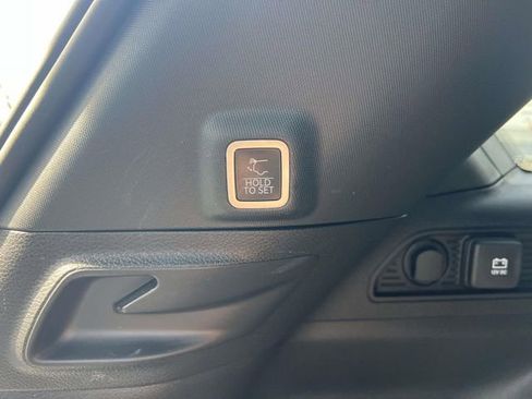 Certified 2024 Jeep Grand Cherokee Limited image 12