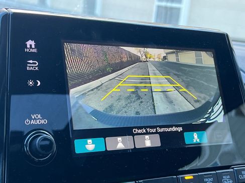 Used 2021 Honda Odyssey Touring image 21