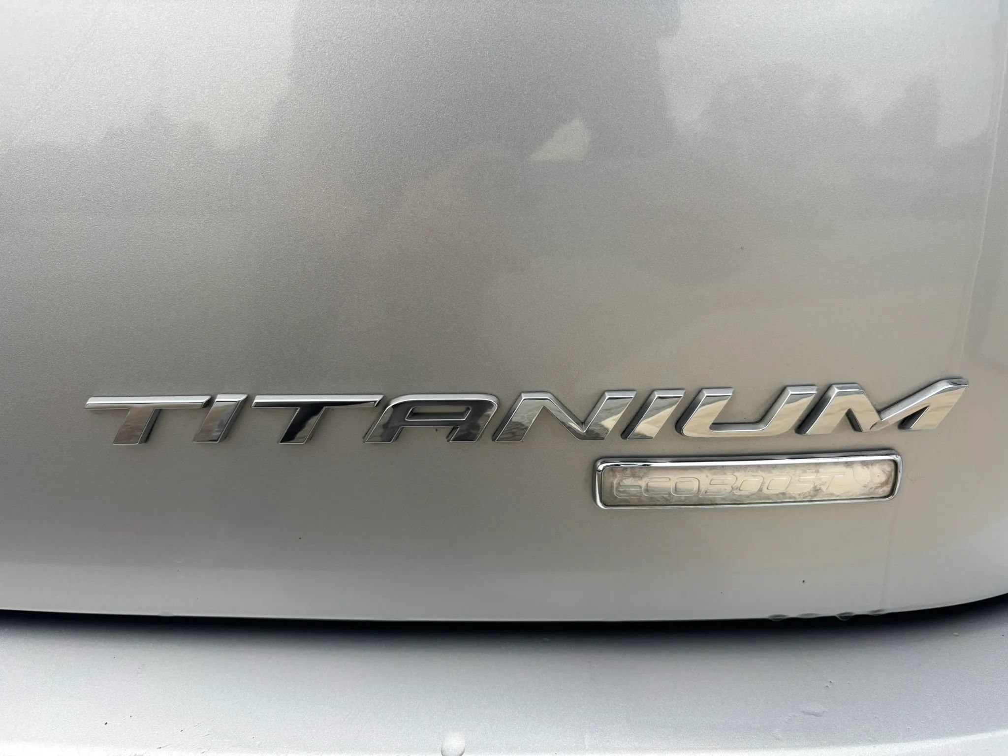 Used 2018 Ford Edge Titanium w/ Equipment Group 301A FWD image 6