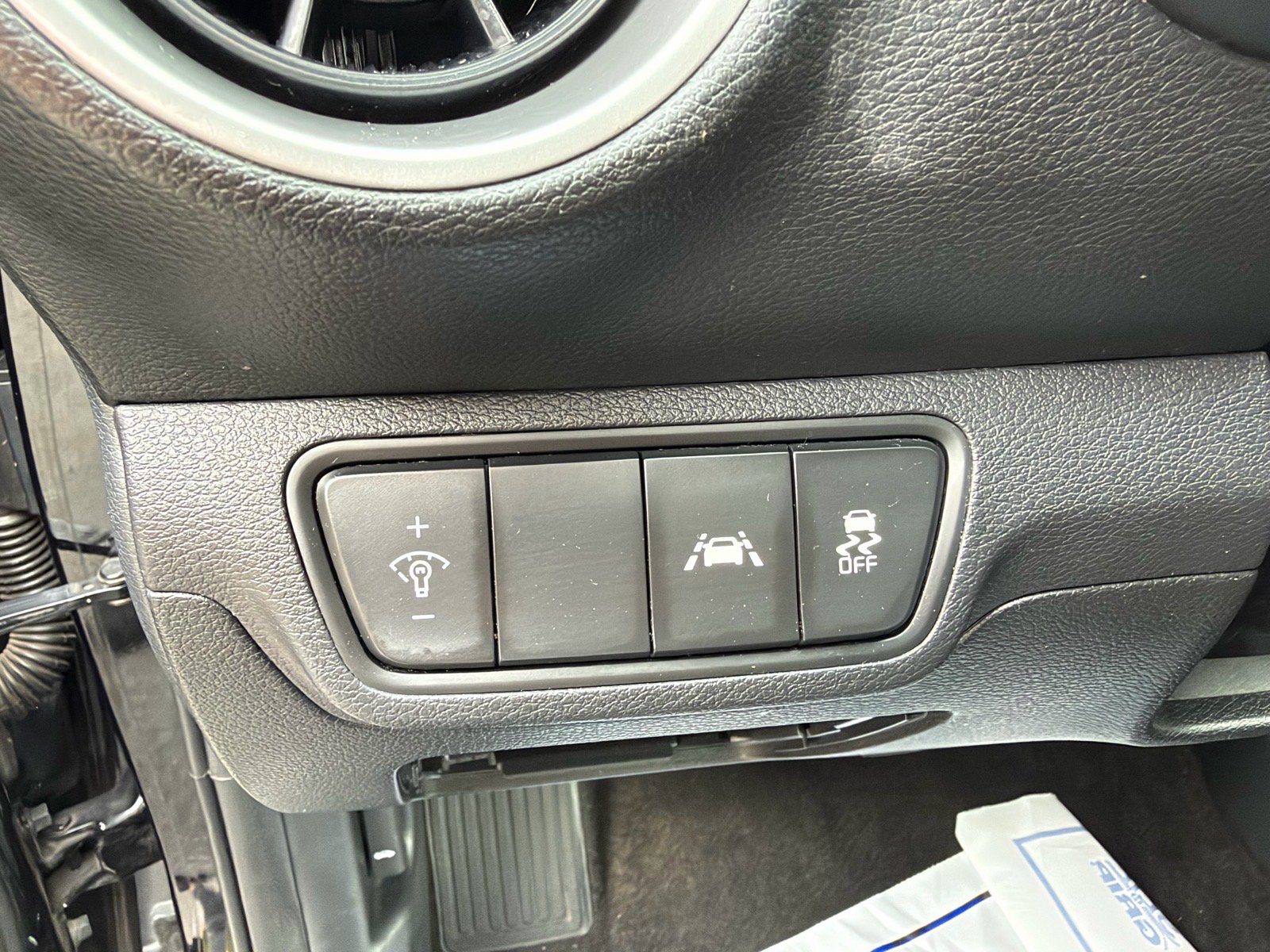 Used 2020 Kia Forte LXS FWD image 21