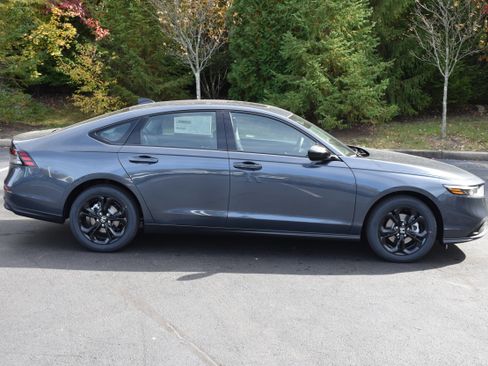 New 2025 Honda Accord SE image 9