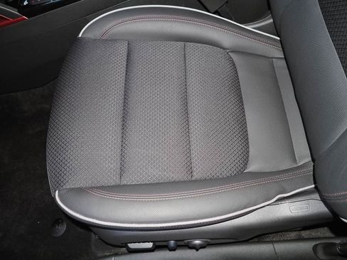 Used 2023 Chevrolet TrailBlazer RS image 27