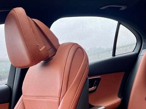 Certified 2022 Mercedes-Benz C 300 4MATIC Sedan image 11