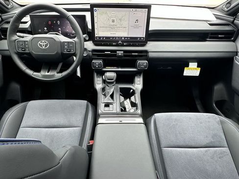 New 2026 Toyota RAV4 XSE w/ Panoramic Sun Roof Package AWD/4WD image 10