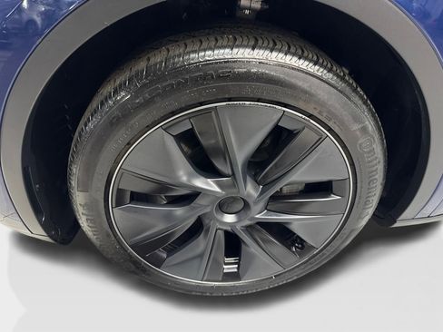 Used 2024 Tesla Model Y Long Range AWD/4WD image 84