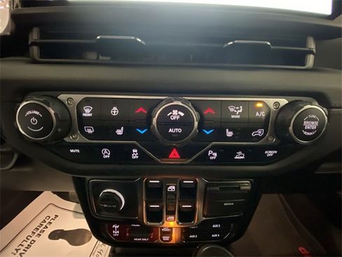 Used 2024 Jeep Wrangler Unlimited Rubicon image 19