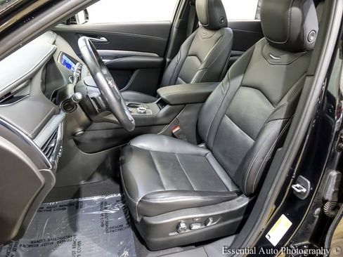 Certified 2021 Cadillac XT4 Premium Luxury AWD/4WD image 9