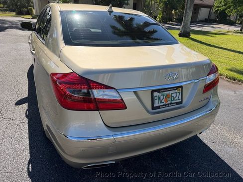 Used 2012 Hyundai Genesis 3.8 w/ Premium Pkg image 17
