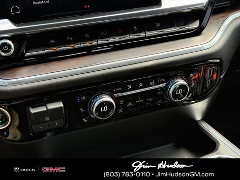 Certified 2025 GMC Sierra 1500 SLT w/ SLT Premium Package AWD/4WD image 33