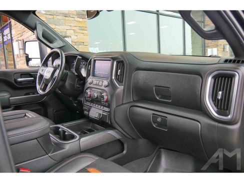 Used 2022 GMC Sierra 2500 AT4 w/ Snow Plow Prep/Camper Package image 13