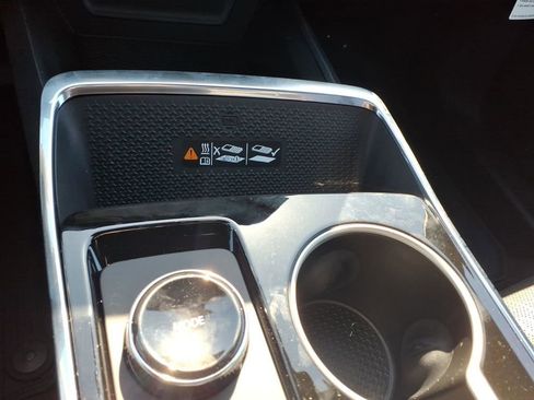 New 2026 Chevrolet Equinox LT w/ Convenience Package II image 9