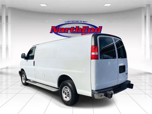 Used 2023 GMC Savana 2500 w/ Driver Convenience Package image 5