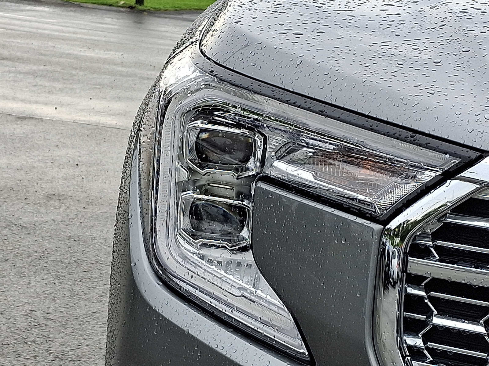 Used 2023 GMC Terrain Denali w/ Denali Premium Package AWD/4WD image 9