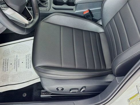 Used 2023 Volkswagen Jetta SE w/ Panoramic Sunroof Package FWD image 18
